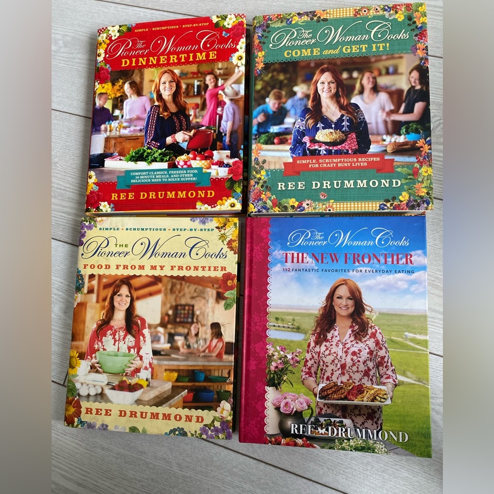 The Pioneer Woman Cookbook Set - Assorted Covers (Red, Green, Blue, Cream)